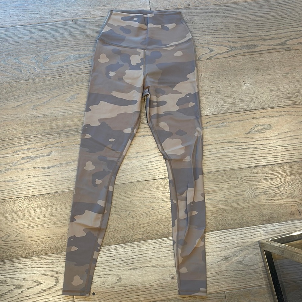 ALO leggings